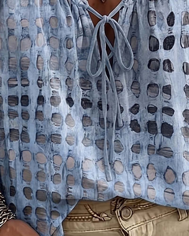 Lena | Blouse met stippenpatroon en vetersluiting