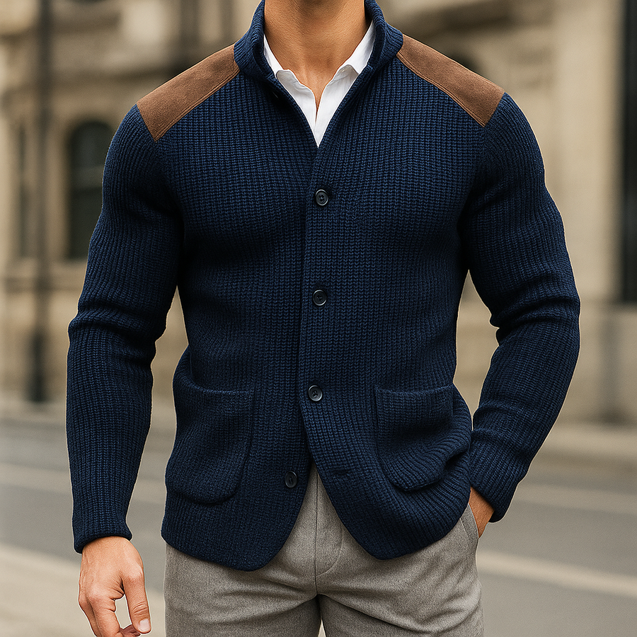 FENNA | GEBREIDE BLAZER MET SUÈDE-LOOK DETAILS